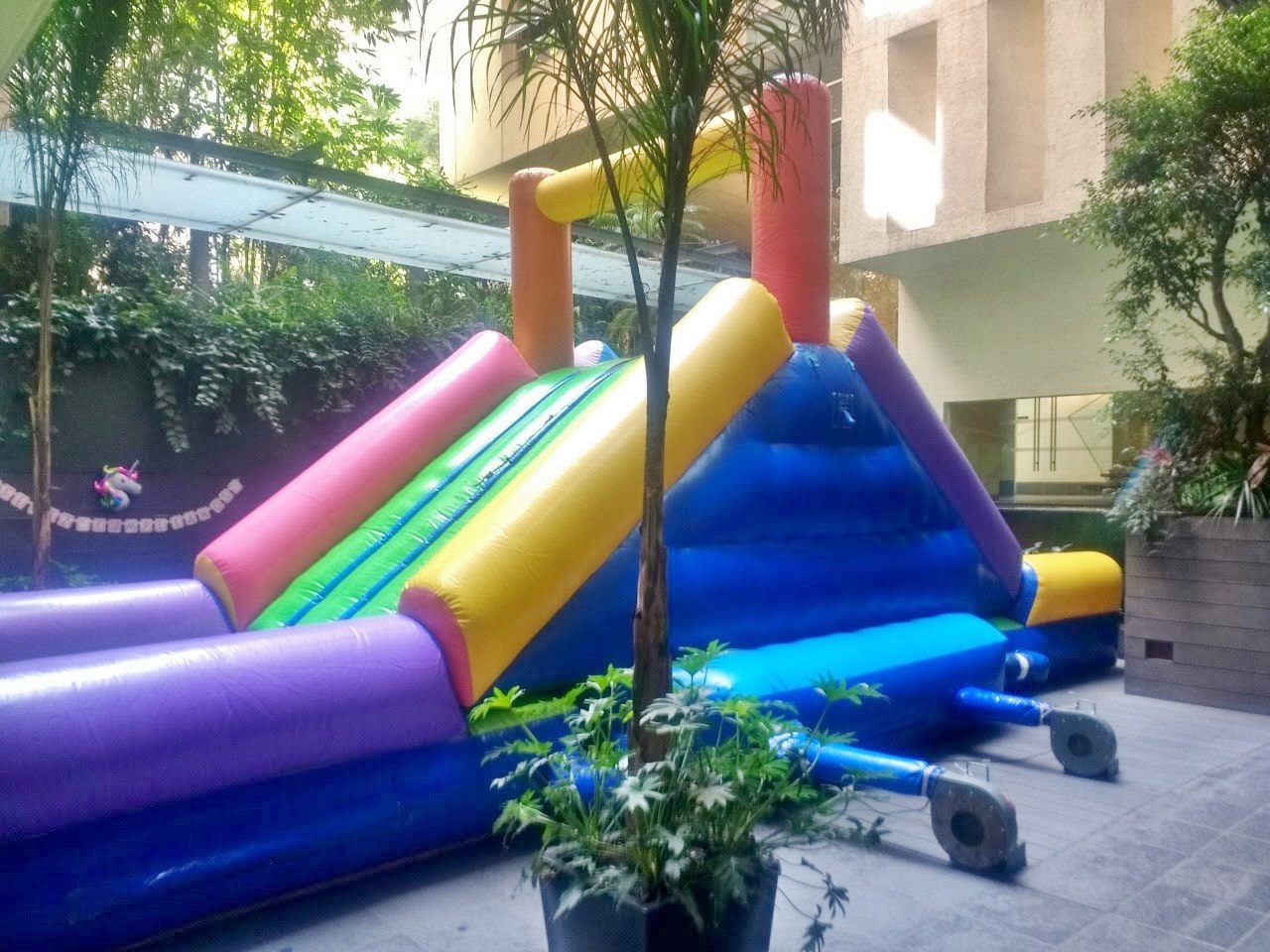 renta de juegos inflables igloo