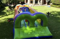 renta de juegos inflables carrera de obstaculos